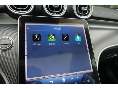 Mercedes-Benz C-Klasse Estate C300e AMG 313pk Hybrid Panoramadak Massage Digital light Trekhaak elektrisch MBUX