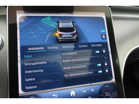 Mercedes-Benz C-Klasse Estate C300e AMG 313pk Hybrid Panoramadak Massage Digital light Trekhaak elektrisch MBUX