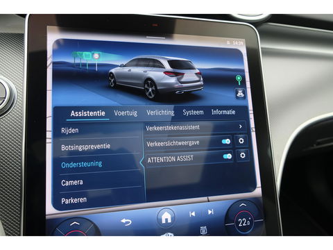 Mercedes-Benz C-Klasse Estate C300e AMG 313pk Hybrid Panoramadak Massage Digital light Trekhaak elektrisch MBUX