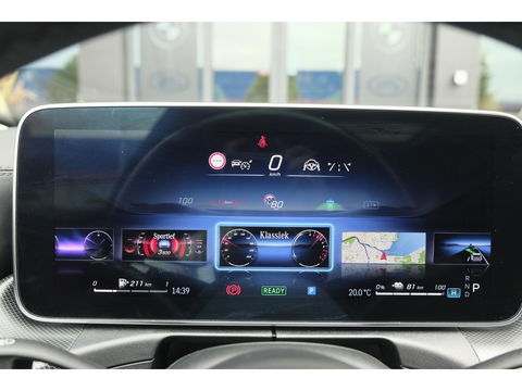 Mercedes-Benz C-Klasse Estate C300e AMG 313pk Hybrid Panoramadak Massage Digital light Trekhaak elektrisch MBUX