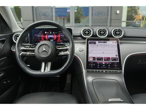 Mercedes-Benz C-Klasse Estate C300e AMG 313pk Hybrid Panoramadak Massage Digital light Trekhaak elektrisch MBUX