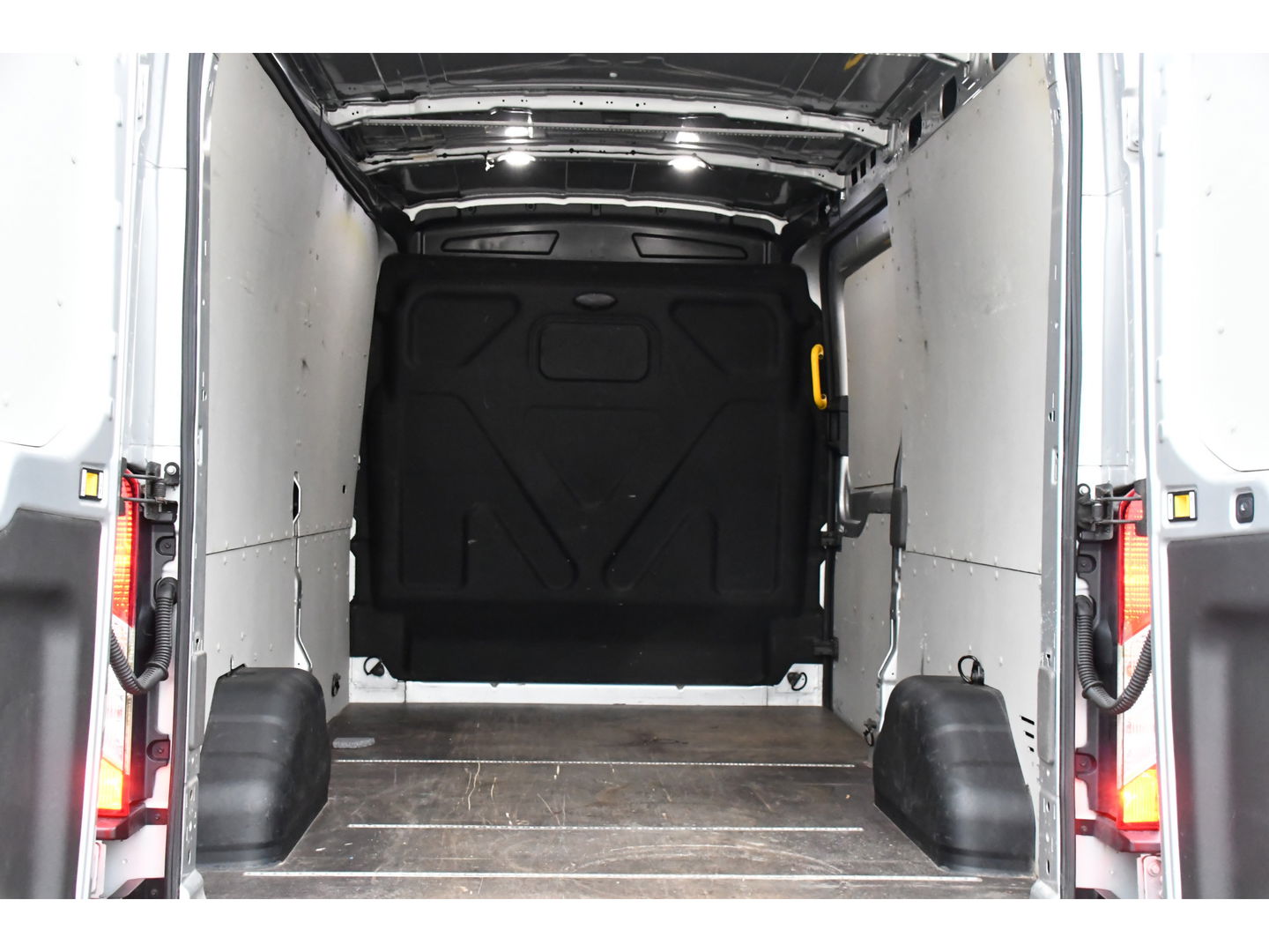 Ford Transit 350 2.0 TDCI L3H2 PB Limited Limited Adaptieve Cruise, Camera, Carplay, 185PK, Automaat, Sensoren, Multimedia, LED, UNIEK!