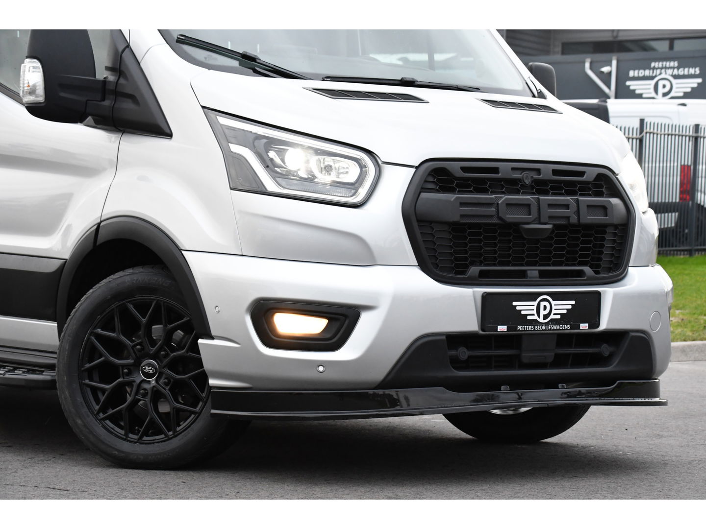 Ford Transit 350 2.0 TDCI L3H2 PB Limited Limited Adaptieve Cruise, Camera, Carplay, 185PK, Automaat, Sensoren, Multimedia, LED, UNIEK!