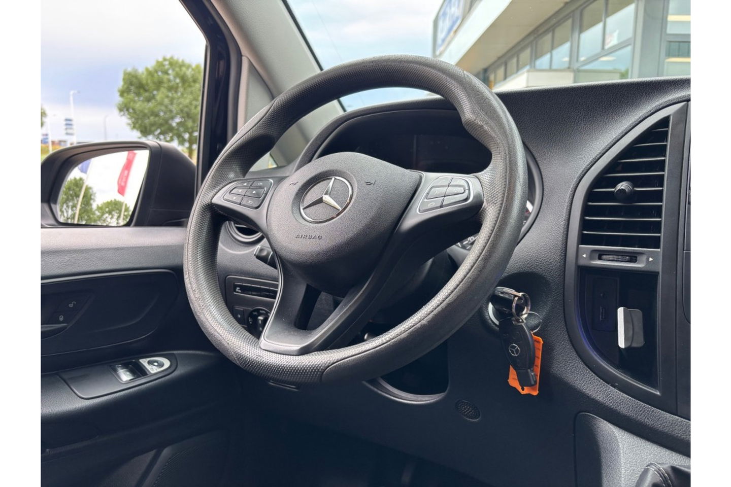 Mercedes-Benz Vito 111 CDI LANG AIRCO LMV NAVI PDC-CAMERA CRUISECONTROL