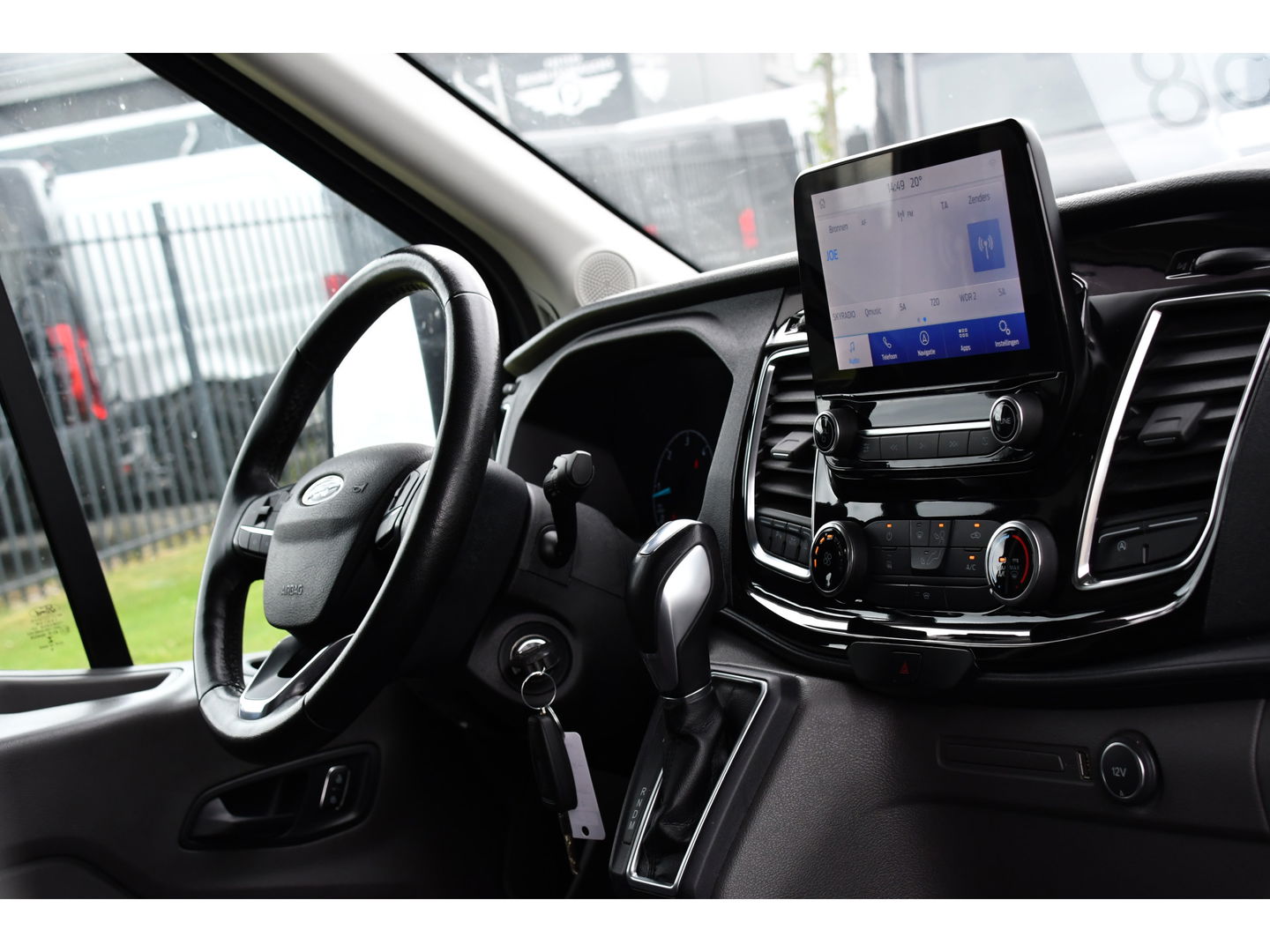 Ford Transit 350 2.0 TDCI L3H2 Black Edition Limited Cruise, Camera, Carplay, 185PK, 2 x Schuifdeur, Trekhaak, Xenon, Uniek!