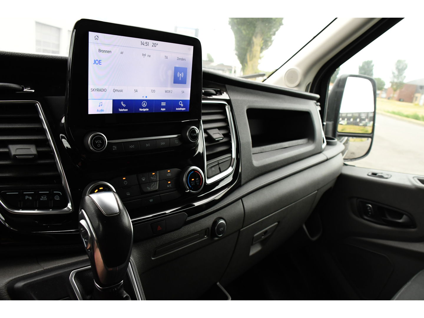 Ford Transit 350 2.0 TDCI L3H2 Black Edition Limited Cruise, Camera, Carplay, 185PK, 2 x Schuifdeur, Trekhaak, Xenon, Uniek!