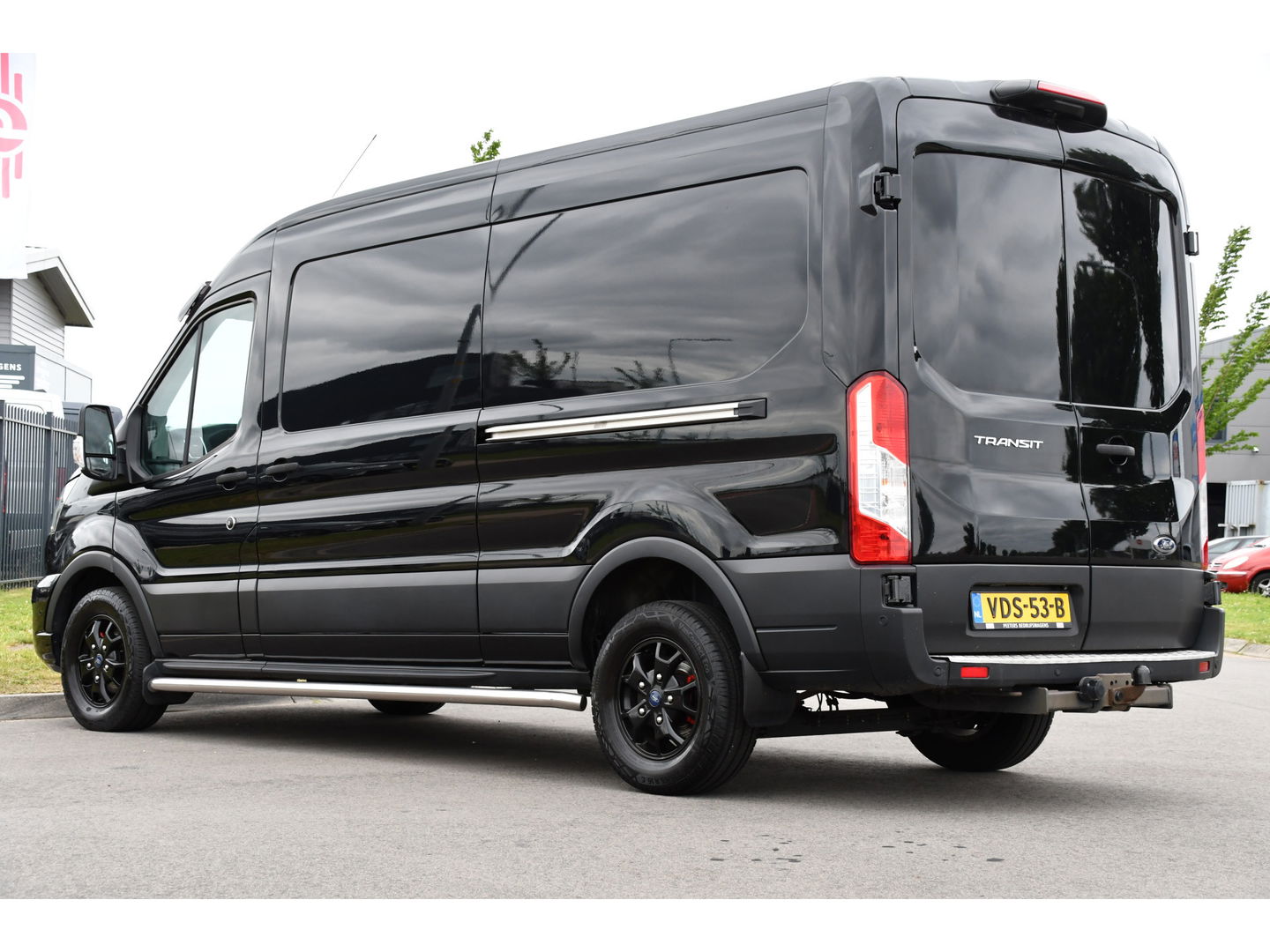 Ford Transit 350 2.0 TDCI L3H2 Black Edition Limited Cruise, Camera, Carplay, 185PK, 2 x Schuifdeur, Trekhaak, Xenon, Uniek!