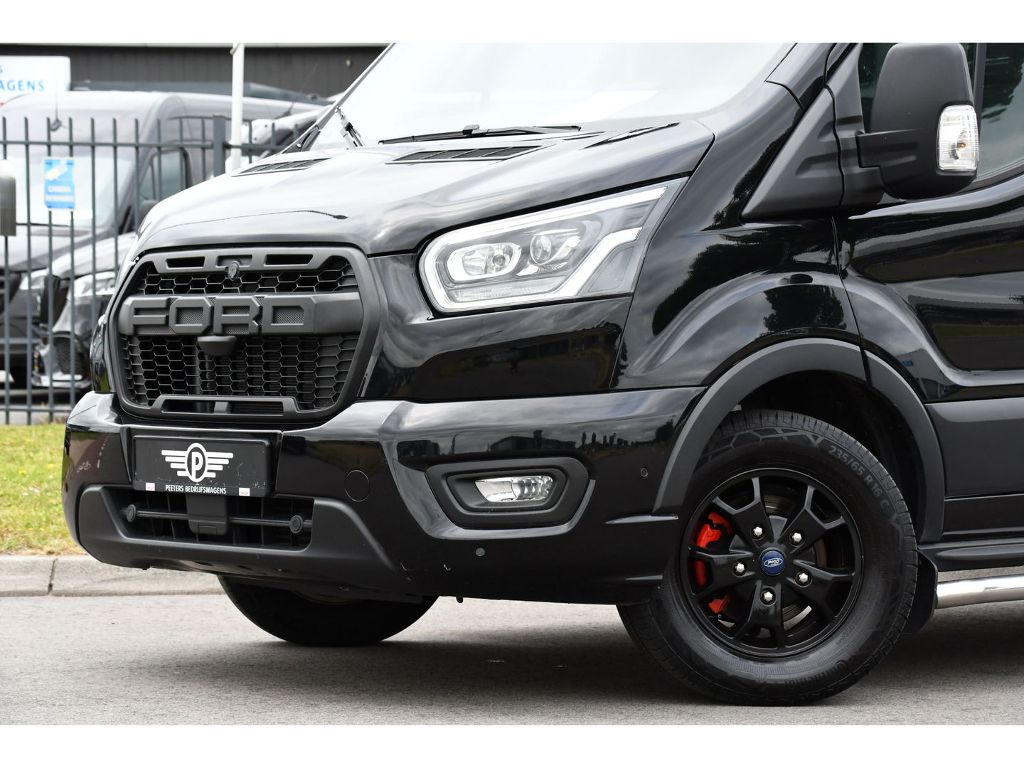 Ford Transit 350 2.0 TDCI L3H2 Black Edition Limited Cruise, Camera, Carplay, 185PK, 2 x Schuifdeur, Trekhaak, Xenon, Uniek!