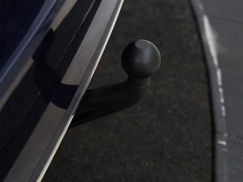 Volkswagen Golf 1.0 TSI Highline | Stoelverwarming | Trekhaak | Massage | Carplay | Adaptive cruise | Active Info Display | Navigatie | Parkeerhulp | Climate control