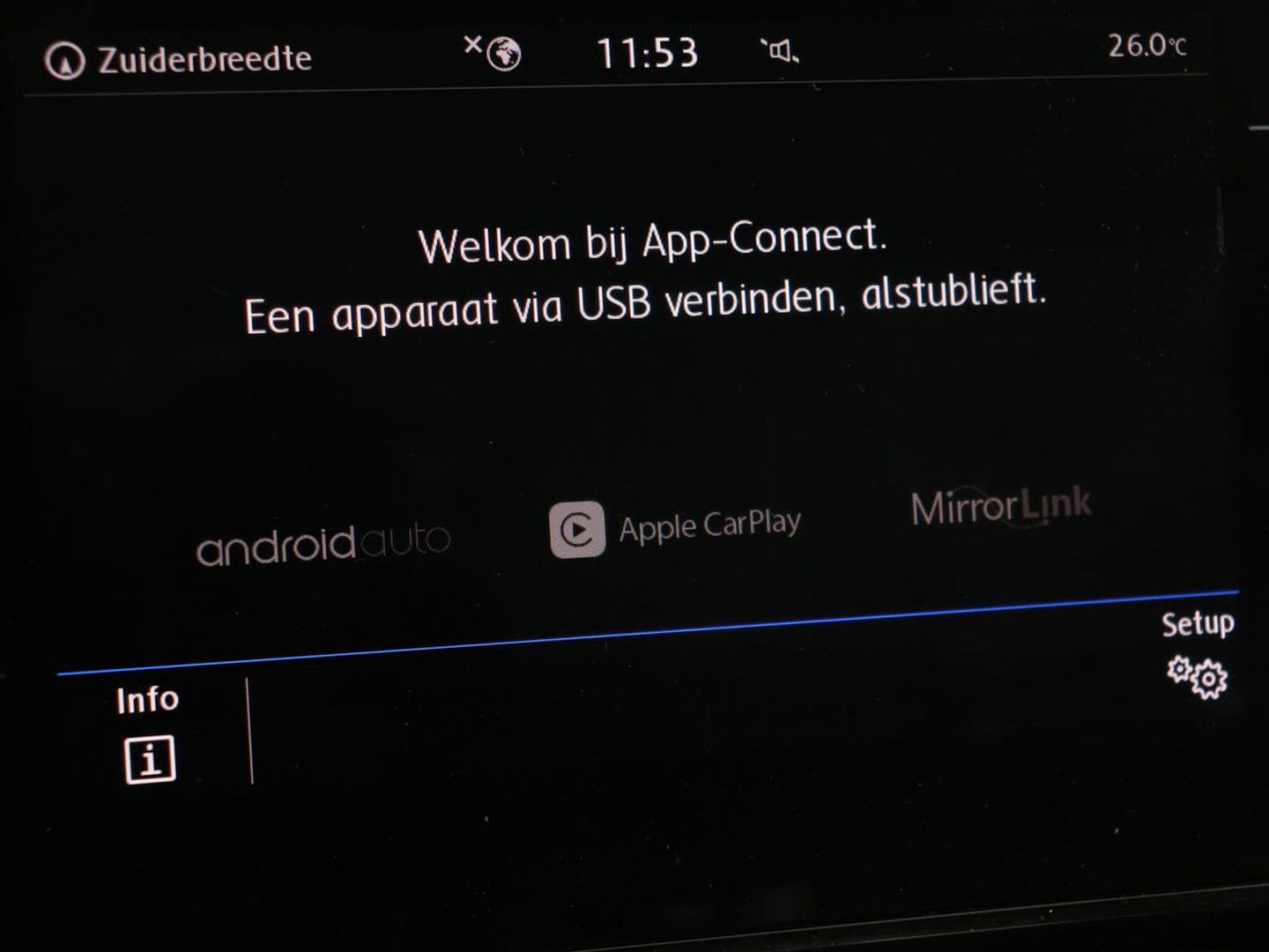 Volkswagen Golf 1.0 TSI Highline | Stoelverwarming | Trekhaak | Massage | Carplay | Adaptive cruise | Active Info Display | Navigatie | Parkeerhulp | Climate control