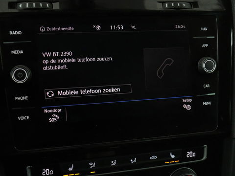 Volkswagen Golf 1.0 TSI Highline | Stoelverwarming | Trekhaak | Massage | Carplay | Adaptive cruise | Active Info Display | Navigatie | Parkeerhulp | Climate control