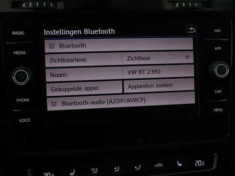 Volkswagen Golf 1.0 TSI Highline | Stoelverwarming | Trekhaak | Massage | Carplay | Adaptive cruise | Active Info Display | Navigatie | Parkeerhulp | Climate control