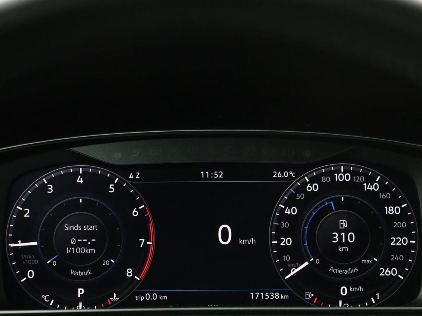Volkswagen Golf 1.0 TSI Highline | Stoelverwarming | Trekhaak | Massage | Carplay | Adaptive cruise | Active Info Display | Navigatie | Parkeerhulp | Climate control
