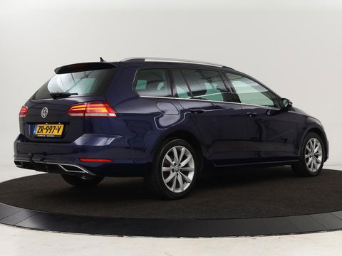 Volkswagen Golf 1.0 TSI Highline | Stoelverwarming | Trekhaak | Massage | Carplay | Adaptive cruise | Active Info Display | Navigatie | Parkeerhulp | Climate control