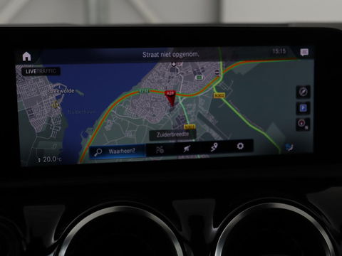 Mercedes-Benz A-Klasse 180 AMG | Panoramadak | Stoelverwarming | Carplay | Widescreen | Leder/Alcanatara | Navigatie | Full LED | Park Assist