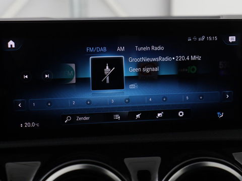 Mercedes-Benz A-Klasse 180 AMG | Panoramadak | Stoelverwarming | Carplay | Widescreen | Leder/Alcanatara | Navigatie | Full LED | Park Assist