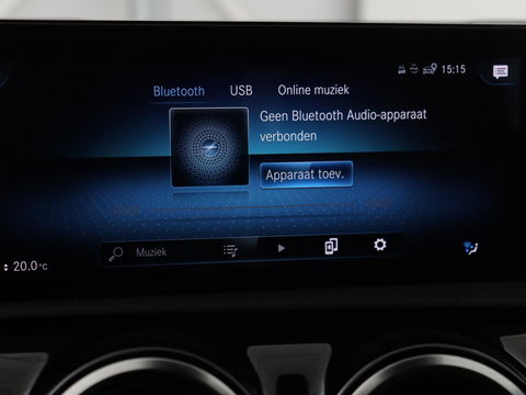 Mercedes-Benz A-Klasse 180 AMG | Panoramadak | Stoelverwarming | Carplay | Widescreen | Leder/Alcanatara | Navigatie | Full LED | Park Assist