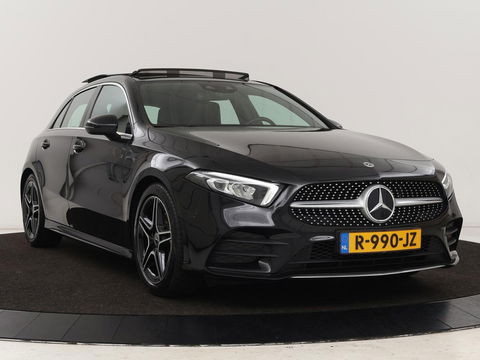 Mercedes-Benz A-Klasse 180 AMG | Panoramadak | Stoelverwarming | Carplay | Widescreen | Leder/Alcanatara | Navigatie | Full LED | Park Assist