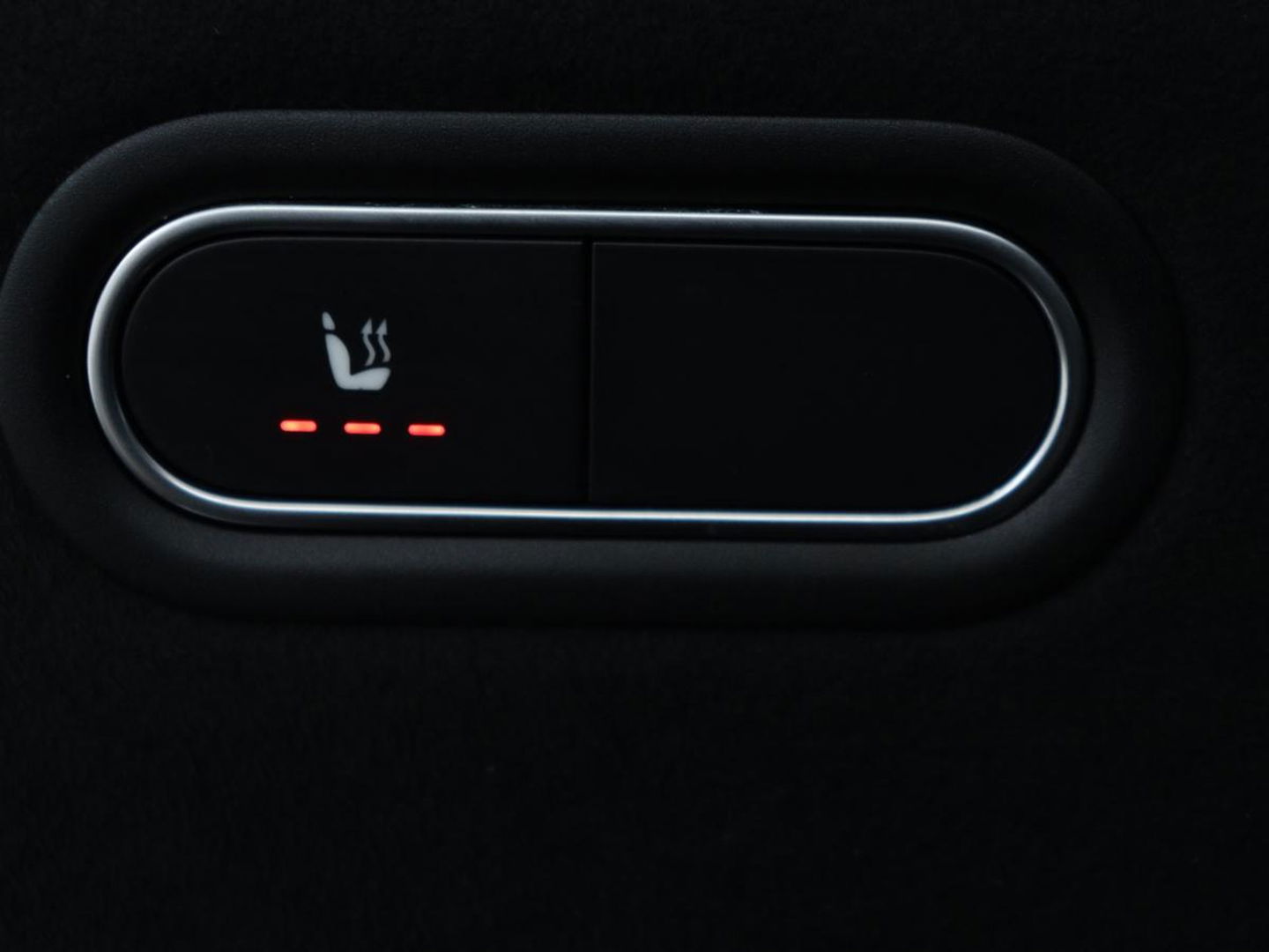 Mercedes-Benz A-Klasse 180 AMG | Panoramadak | Stoelverwarming | Carplay | Widescreen | Leder/Alcanatara | Navigatie | Full LED | Park Assist