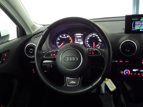 Audi A3 Sportback 1.2 TFSI S-Line Xenon-LED Stoelverwarming Parkeersensoren Navi Bluetooth, van 2e eigenaar in uniek mooie staat!