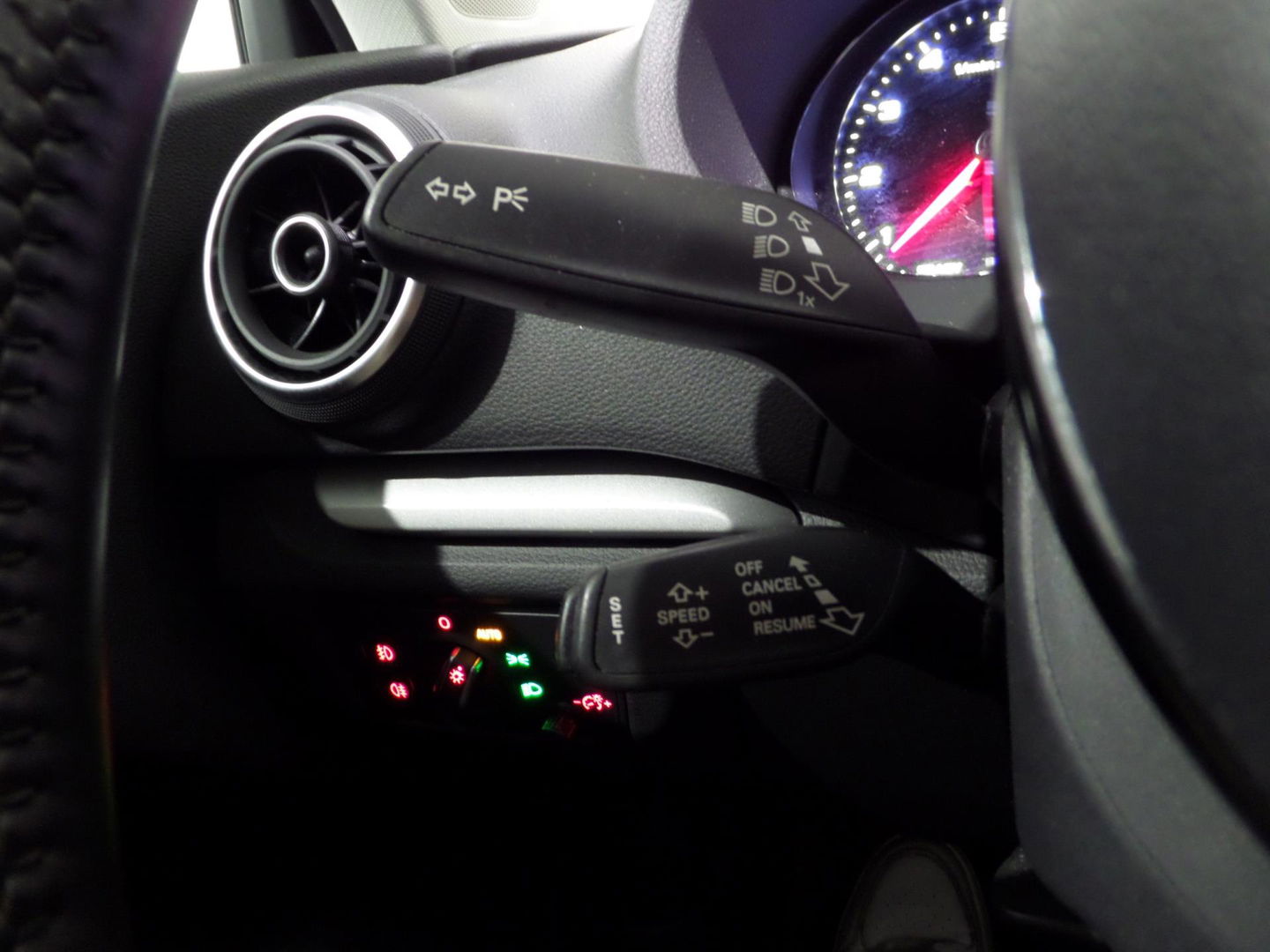 Audi A3 Sportback 1.2 TFSI S-Line Xenon-LED Stoelverwarming Parkeersensoren Navi Bluetooth, van 2e eigenaar in uniek mooie staat!