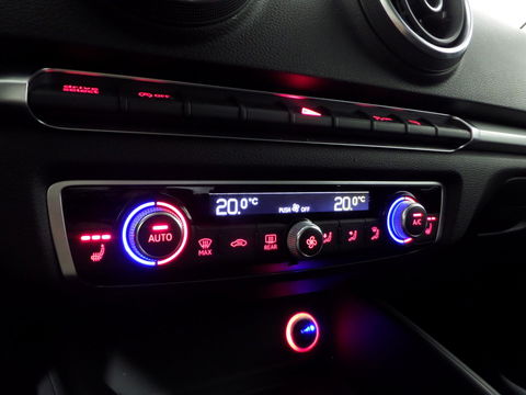 Audi A3 Sportback 1.2 TFSI S-Line Xenon-LED Stoelverwarming Parkeersensoren Navi Bluetooth, van 2e eigenaar in uniek mooie staat!