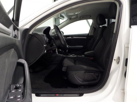 Audi A3 Sportback 1.2 TFSI S-Line Xenon-LED Stoelverwarming Parkeersensoren Navi Bluetooth, van 2e eigenaar in uniek mooie staat!