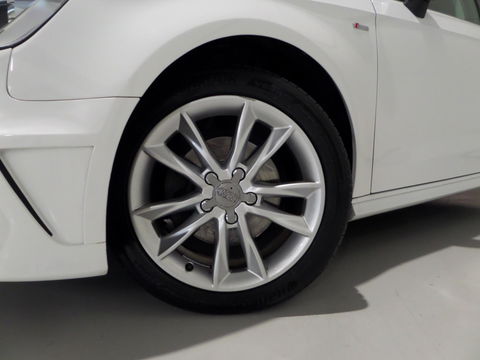 Audi A3 Sportback 1.2 TFSI S-Line Xenon-LED Stoelverwarming Parkeersensoren Navi Bluetooth, van 2e eigenaar in uniek mooie staat!