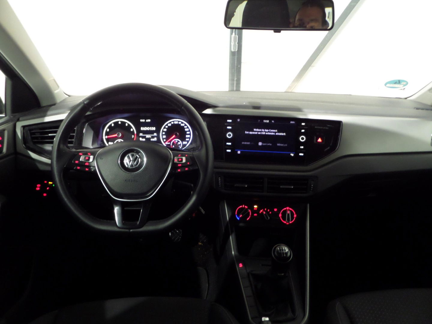 Volkswagen Polo 1.0 TSI Comfortline "Origineel NL!" Apple-Carplay 17"Velgen Adaptive-cruise, van 2e eigenaar in nieuwstaat!