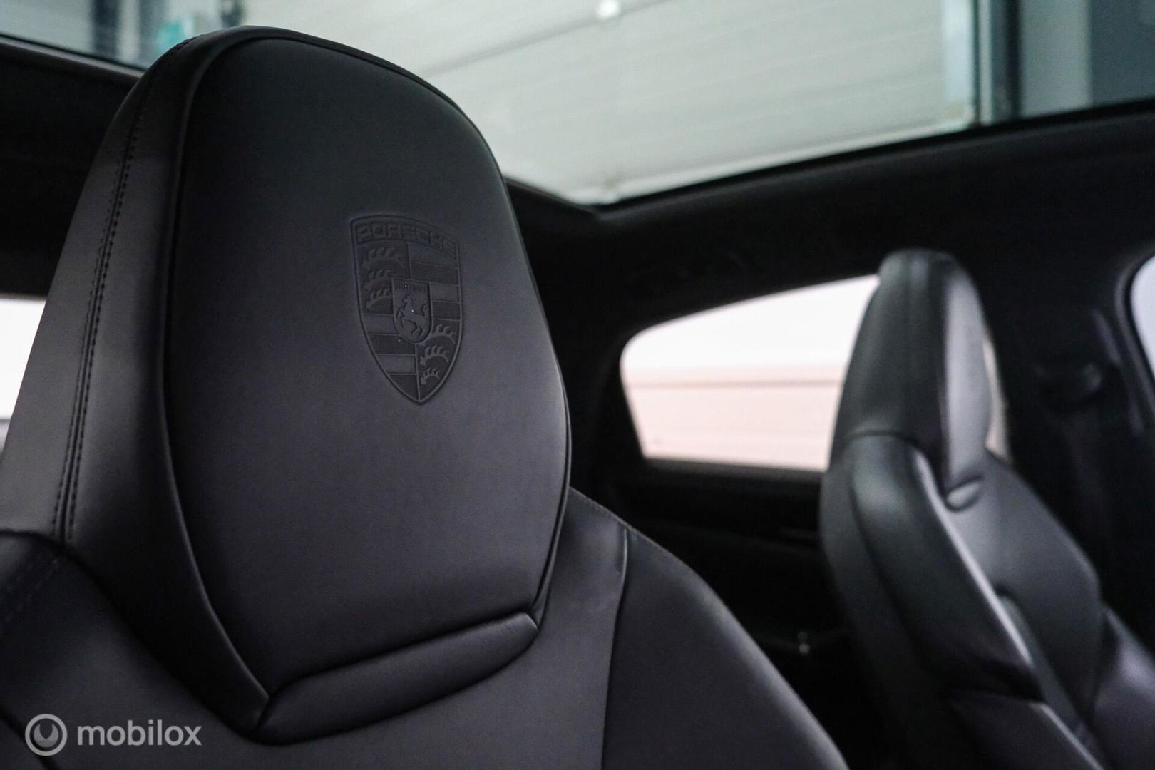 Porsche Cayenne Coupé 3.0 E-Hybrid | Karmijn Rood | Sportchrono | NL auto | Trekhaak | Adaptive | Sportstoelen | 5 zitter | Techart | GTS look | BTW a