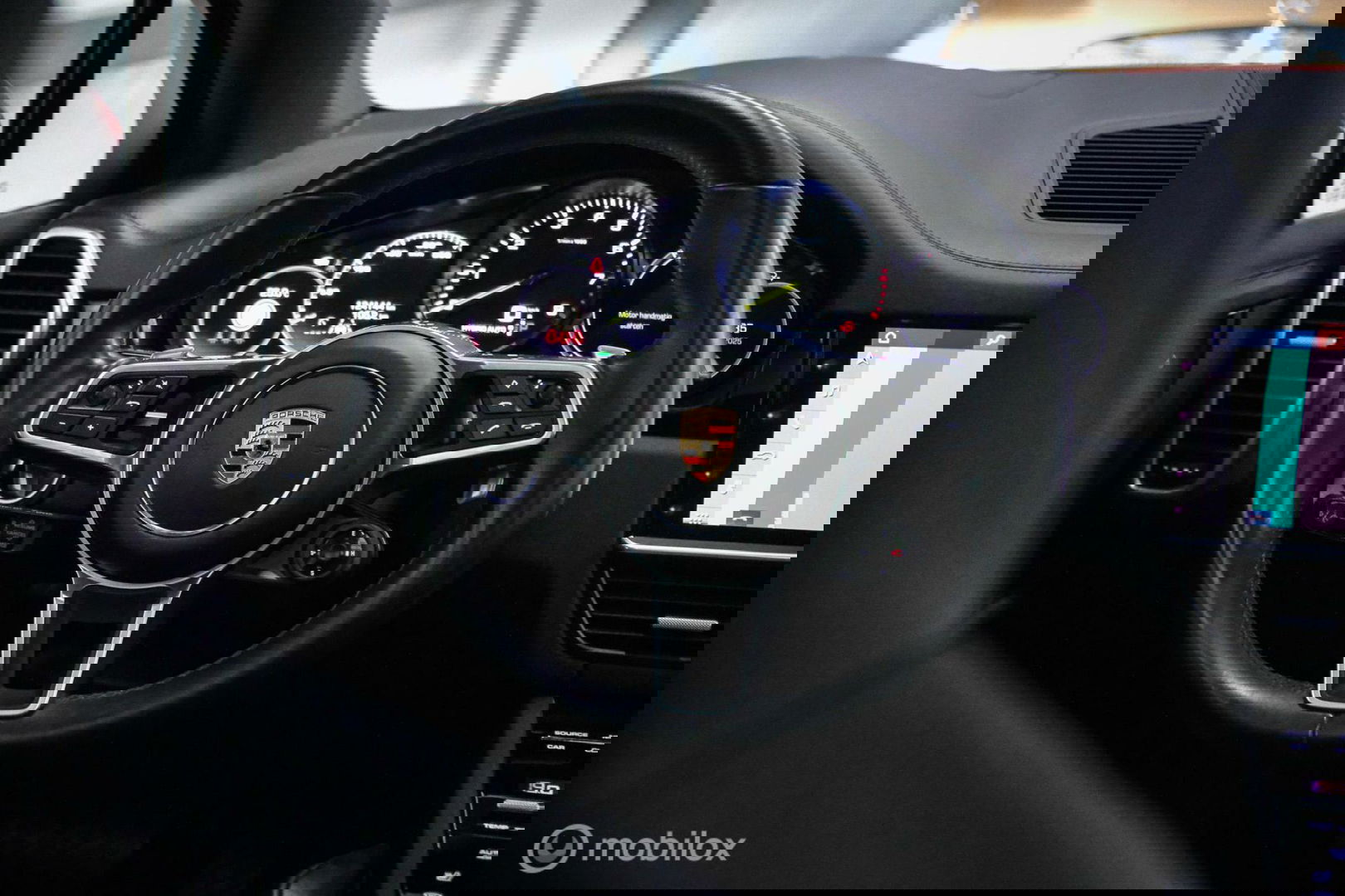 Porsche Cayenne Coupé 3.0 E-Hybrid | Karmijn Rood | Sportchrono | NL auto | Trekhaak | Adaptive | Sportstoelen | 5 zitter | Techart | GTS look | BTW a