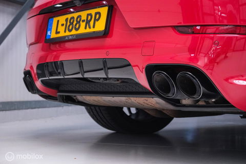 Porsche Cayenne Coupé 3.0 E-Hybrid | Karmijn Rood | Sportchrono | NL auto | Trekhaak | Adaptive | Sportstoelen | 5 zitter | Techart | GTS look | BTW a