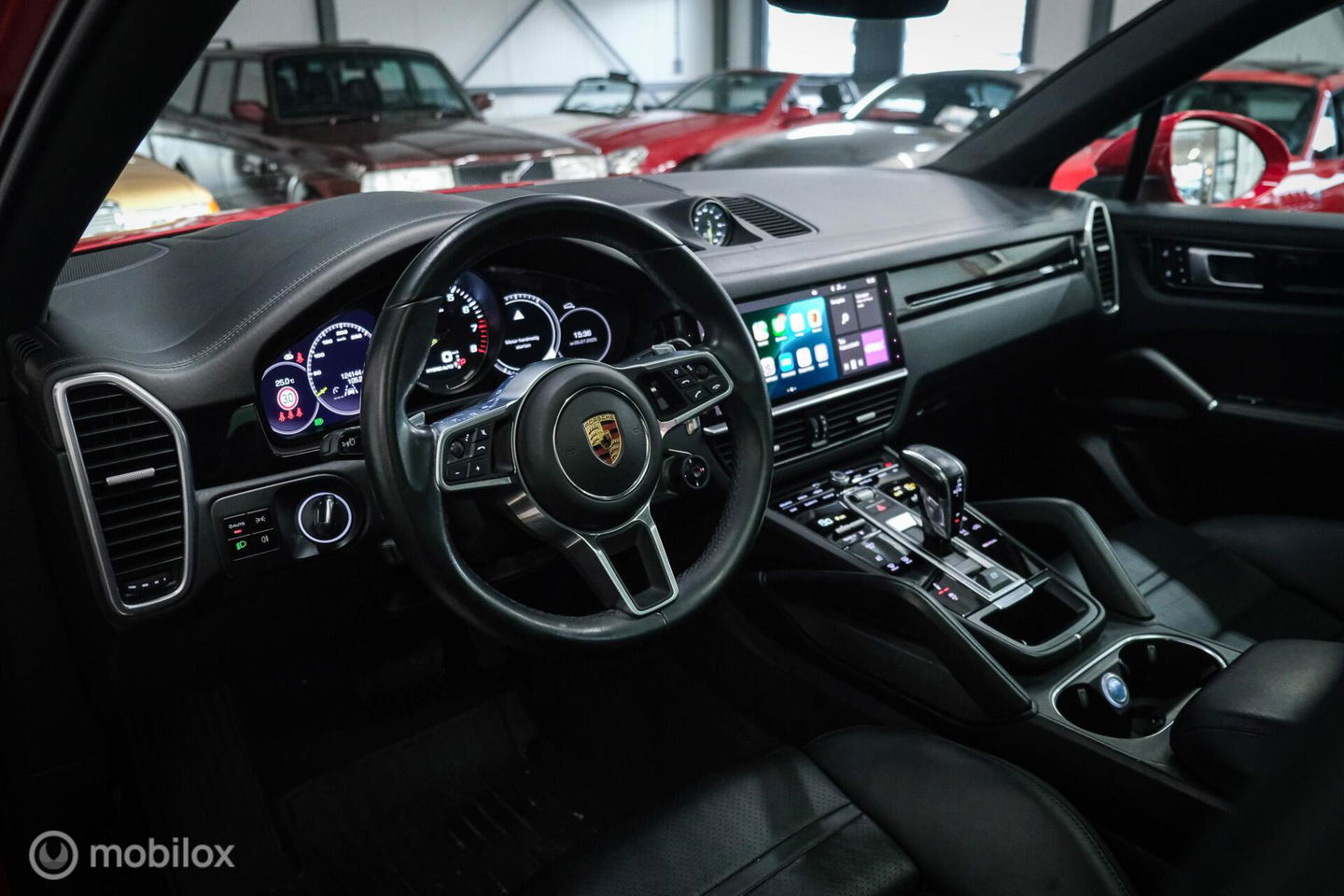 Porsche Cayenne Coupé 3.0 E-Hybrid | Karmijn Rood | Sportchrono | NL auto | Trekhaak | Adaptive | Sportstoelen | 5 zitter | Techart | GTS look | BTW a