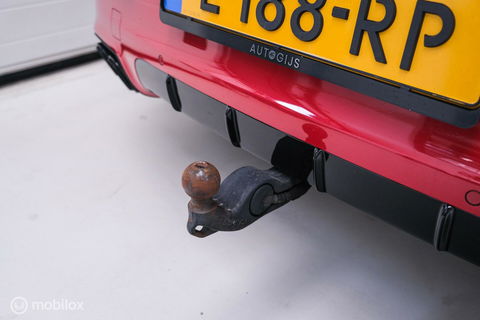 Porsche Cayenne Coupé 3.0 E-Hybrid | Karmijn Rood | Sportchrono | NL auto | Trekhaak | Adaptive | Sportstoelen | 5 zitter | Techart | GTS look | BTW a