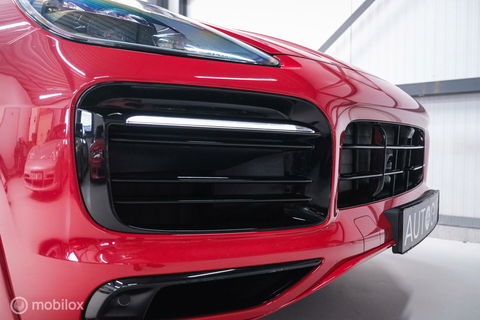 Porsche Cayenne Coupé 3.0 E-Hybrid | Karmijn Rood | Sportchrono | NL auto | Trekhaak | Adaptive | Sportstoelen | 5 zitter | Techart | GTS look | BTW a