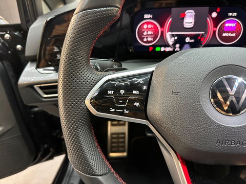 Volkswagen Golf 2.0 TSI GTI Clubsport 45 Jahre Pano|Akrapovic