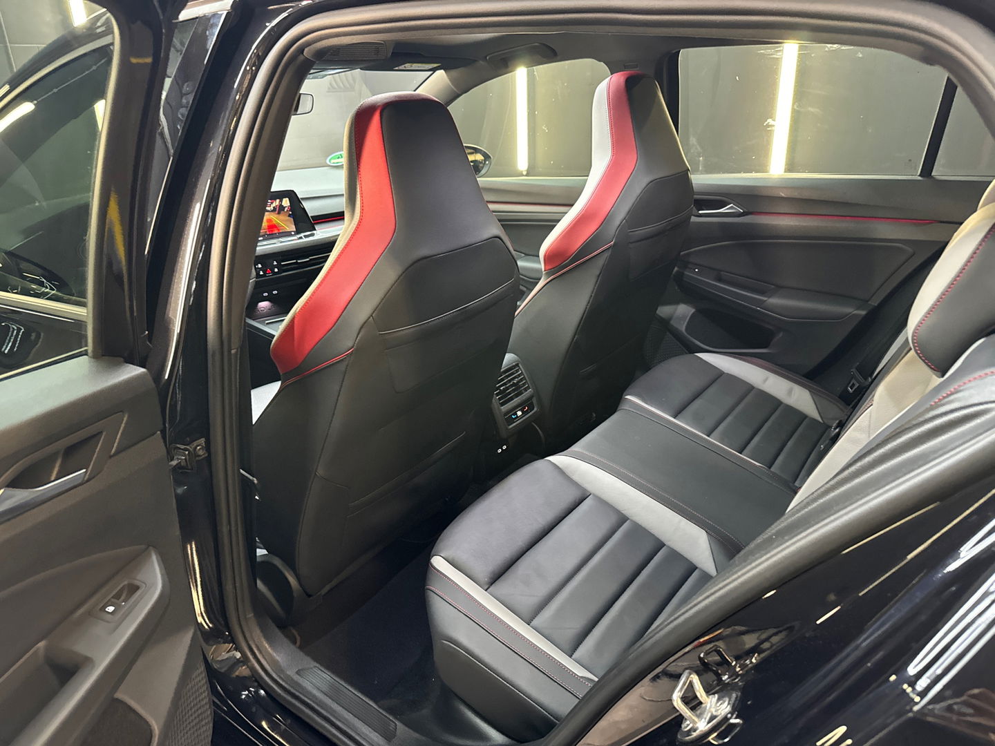 Volkswagen Golf 2.0 TSI GTI Clubsport 45 Jahre Pano|Akrapovic