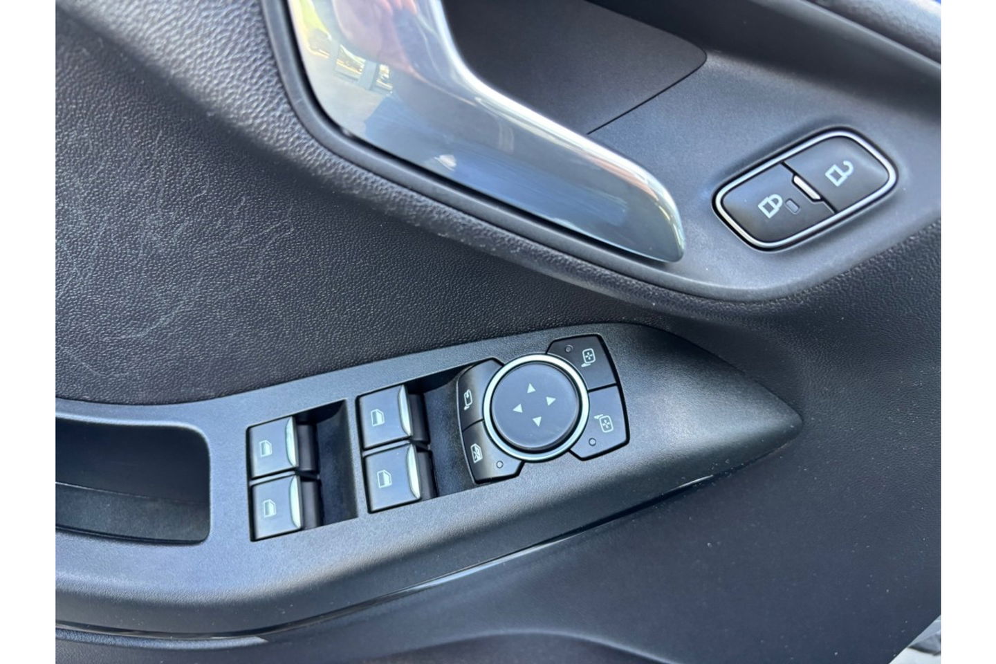 Ford Fiesta 1.0 ECOB. CONNECTED NAVI AIRCO CRUISE CONTROL