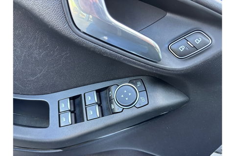 Ford Fiesta 1.0 ECOB. CONNECTED NAVI AIRCO CRUISE CONTROL