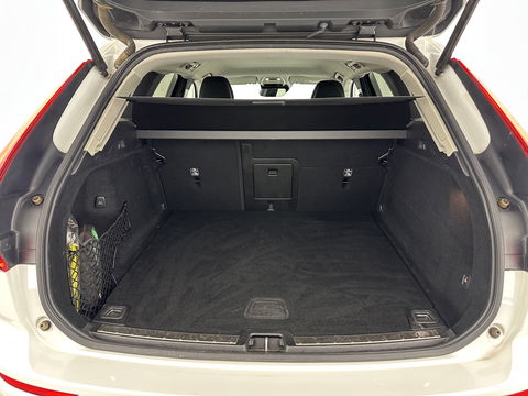 Volvo XC60 2.0 D4 Momentum Pro AUT. *(INCL. BTW) |  SPORT SEAT LEATHER | NAVI | CRUISE | TOWBAR*