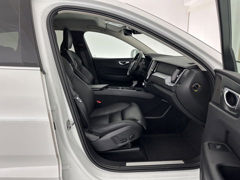 Volvo XC60 2.0 D4 Momentum Pro AUT. *(INCL. BTW) |  SPORT SEAT LEATHER | NAVI | CRUISE | TOWBAR*