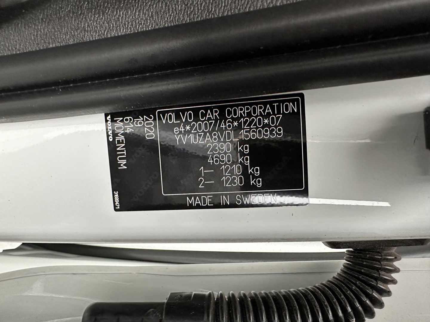 Volvo XC60 2.0 D4 Momentum Pro AUT. *(INCL. BTW) |  SPORT SEAT LEATHER | NAVI | CRUISE | TOWBAR*