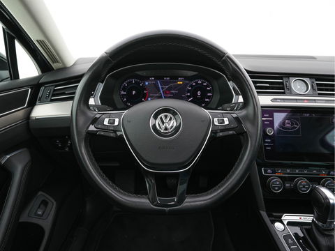 Volkswagen Passat Variant 2.0 BiTDI 4Motion Highline Executive-Pack Aut. *PANO | ADAPTIVE-CRUISE | DIGI-COCKPIT | NAVI-FULLMAP | LEATHER-ALCANTARA | FULL-LED | ERGONOMIC-COMFORT-SEATS | KEYLESS | ECC | PARKPILOT | TOWBAR | 17''ALU*