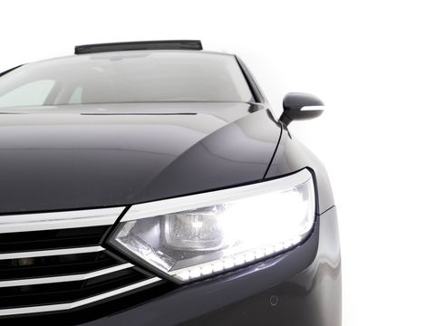 Volkswagen Passat Variant 2.0 BiTDI 4Motion Highline Executive-Pack Aut. *PANO | ADAPTIVE-CRUISE | DIGI-COCKPIT | NAVI-FULLMAP | LEATHER-ALCANTARA | FULL-LED | ERGONOMIC-COMFORT-SEATS | KEYLESS | ECC | PARKPILOT | TOWBAR | 17''ALU*