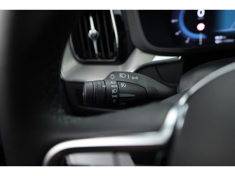 Volvo XC60 T8 Recharge Ultimate Black Edition | Full option | Luchtvering | Massage | Bowers &Wilkins | HUD | Pano | stoelventi. | | Gelaagd Glas |