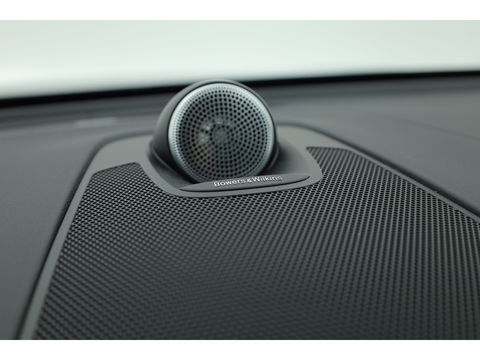 Volvo XC60 T8 Recharge Ultimate Black Edition | Full option | Luchtvering | Massage | Bowers &Wilkins | HUD | Pano | stoelventi. | | Gelaagd Glas |