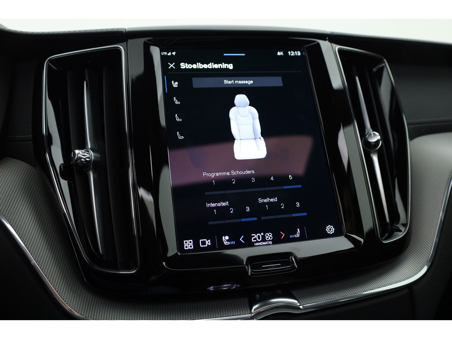 Volvo XC60 T8 Recharge Ultimate Black Edition | Full option | Luchtvering | Massage | Bowers &Wilkins | HUD | Pano | stoelventi. | | Gelaagd Glas |