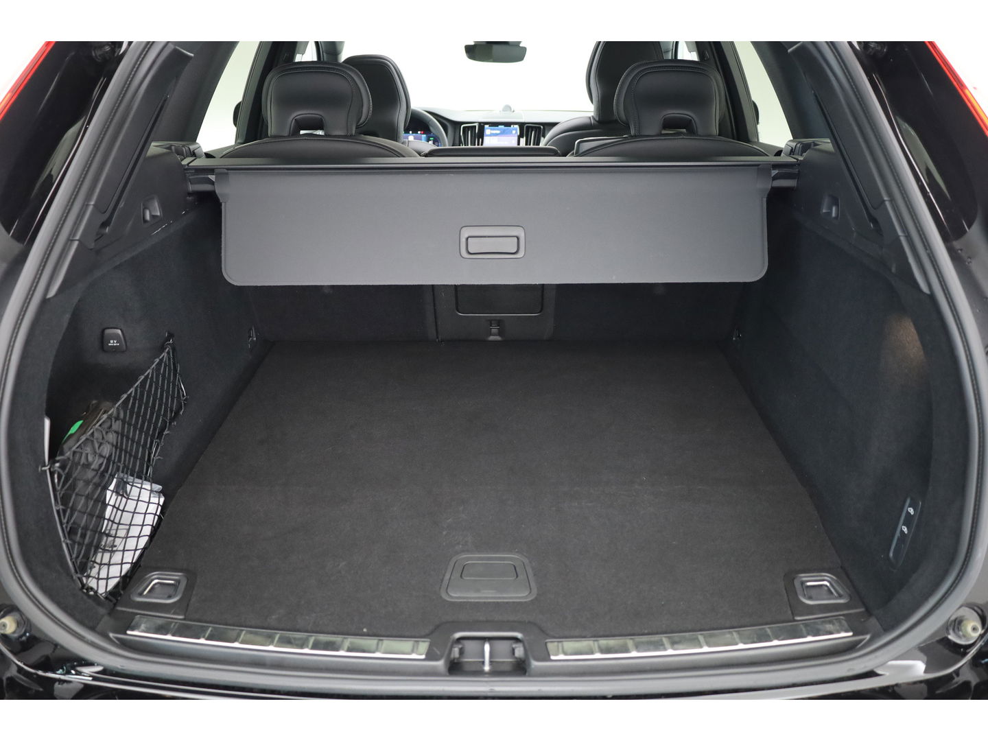 Volvo XC60 T8 Recharge Ultimate Black Edition | Full option | Luchtvering | Massage | Bowers &Wilkins | HUD | Pano | stoelventi. | | Gelaagd Glas |