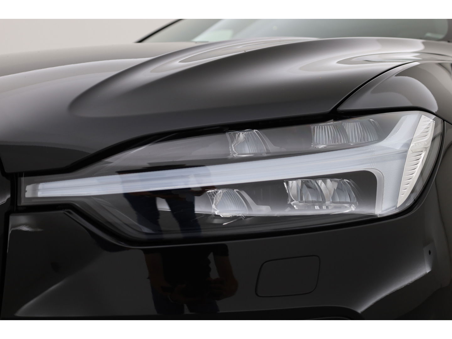 Volvo XC60 T8 Recharge Ultimate Black Edition | Full option | Luchtvering | Massage | Bowers &Wilkins | HUD | Pano | stoelventi. | | Gelaagd Glas |