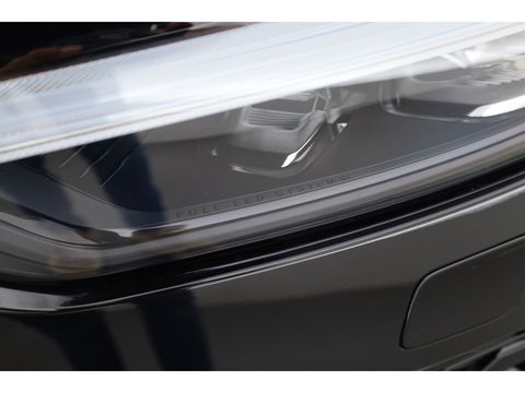 Volvo XC60 T8 Recharge Ultimate Black Edition | Full option | Luchtvering | Massage | Bowers &Wilkins | HUD | Pano | stoelventi. | | Gelaagd Glas |